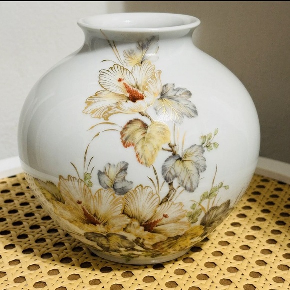 AK Kaiser Porcelain Ball Vase ‘Alice’ by Designer Nossek Floral - Picture 1 of 4